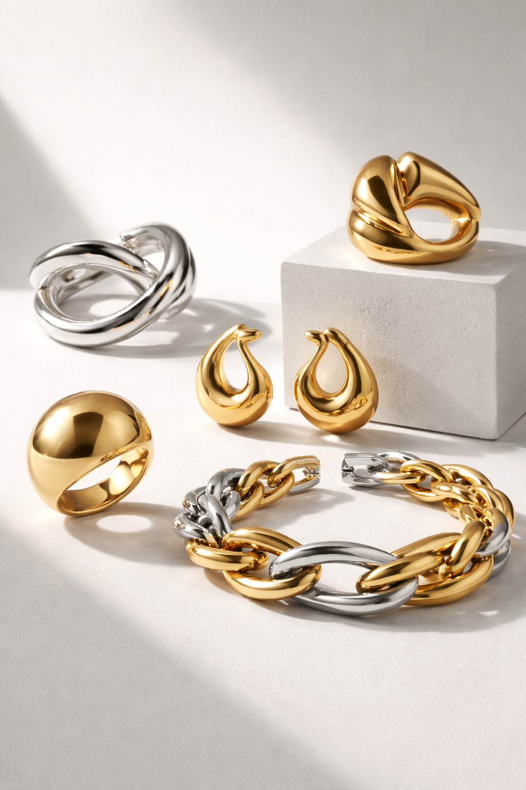 Sculptural Jewelry Trends Defining High Fashion in 2025